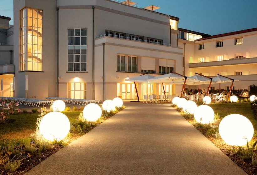 مسافرخانه Toscana Charme Resort