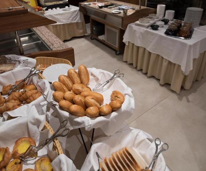 هتل Gulliver Tower