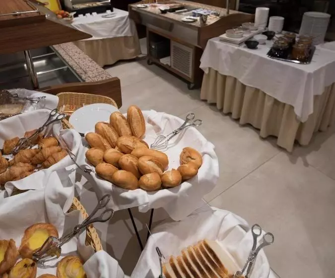 هتل Gulliver Tower