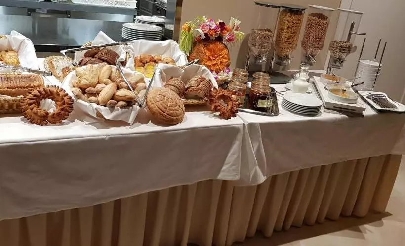 هتل Gulliver Tower