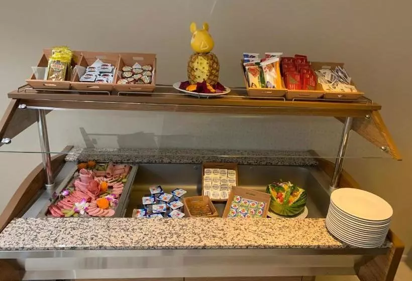 هتل Gulliver Tower