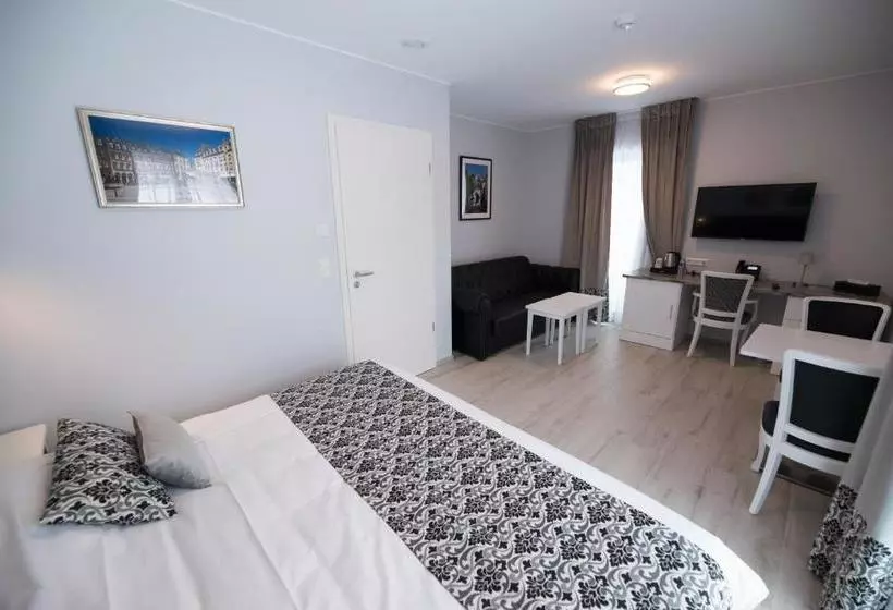 هتل Gulliver Tower