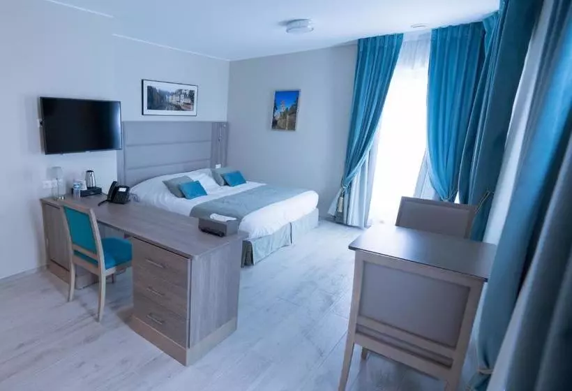 هتل Gulliver Tower