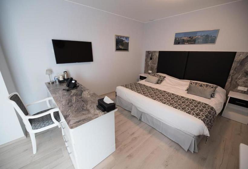 هتل Gulliver Tower