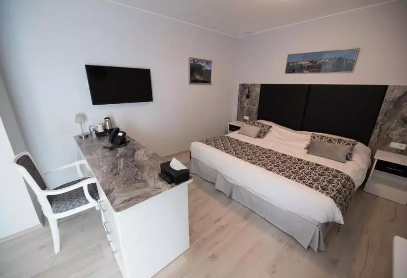 هتل Gulliver Tower