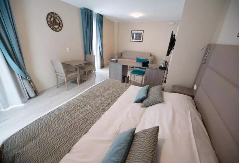 هتل Gulliver Tower