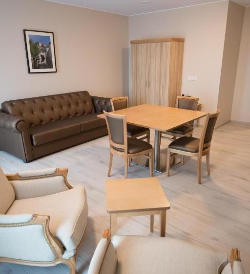 هتل Gulliver Tower