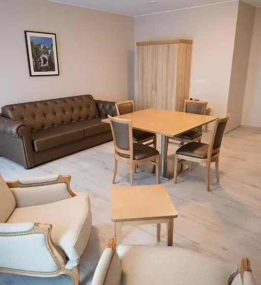 هتل Gulliver Tower