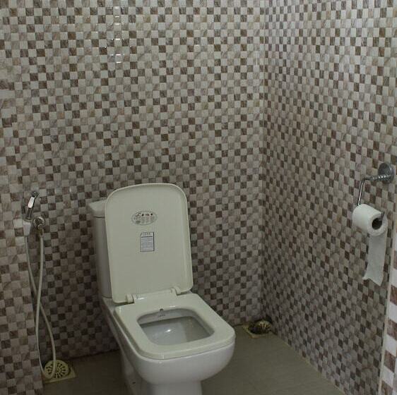 בית מלון כפרי True Blue Beach Resort,trivandrum