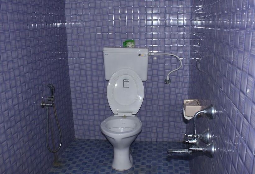 בית מלון כפרי True Blue Beach Resort,trivandrum