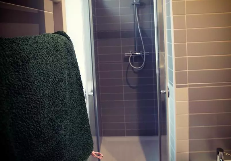 پانسیون John B .&b