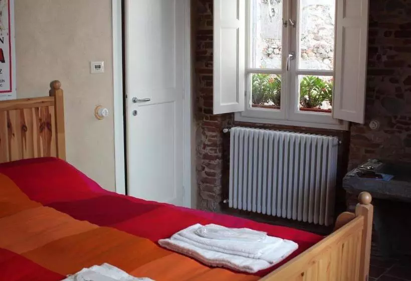 پانسیون John B .&b