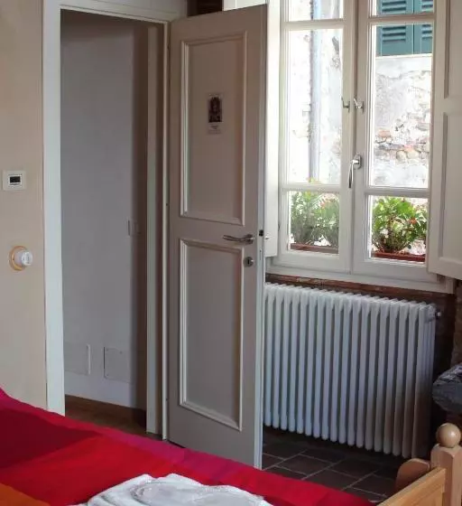 پانسیون John B .&b