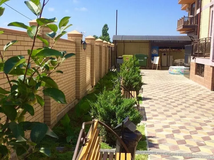 تختخواب و صبحانه Guest House Radost