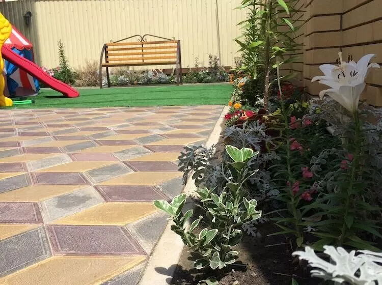 تختخواب و صبحانه Guest House Radost