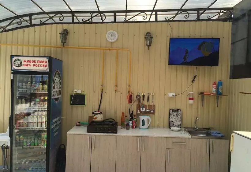 تختخواب و صبحانه Guest House Radost