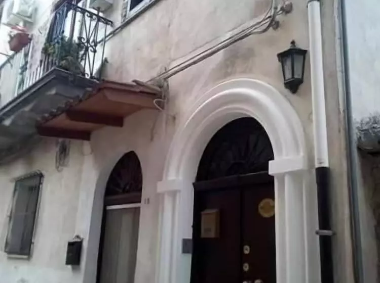 ベッドアンドブレックファースト La Stella