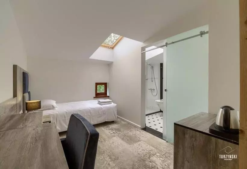 Hotelli Pałac Wierzbiczany