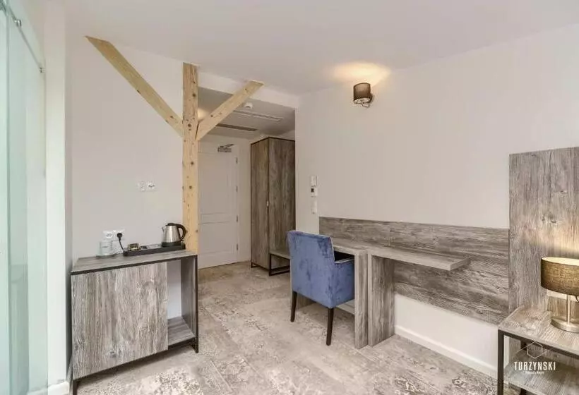 Hotelli Pałac Wierzbiczany