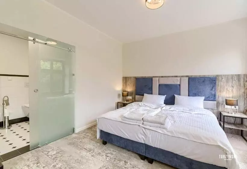 Hotelli Pałac Wierzbiczany