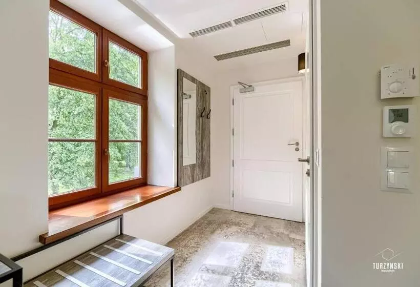 Hotelli Pałac Wierzbiczany