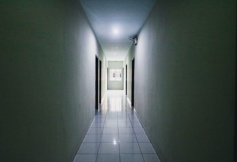 בית מלון כפרי Reddoorz Plus Near Mall Panakukang 2