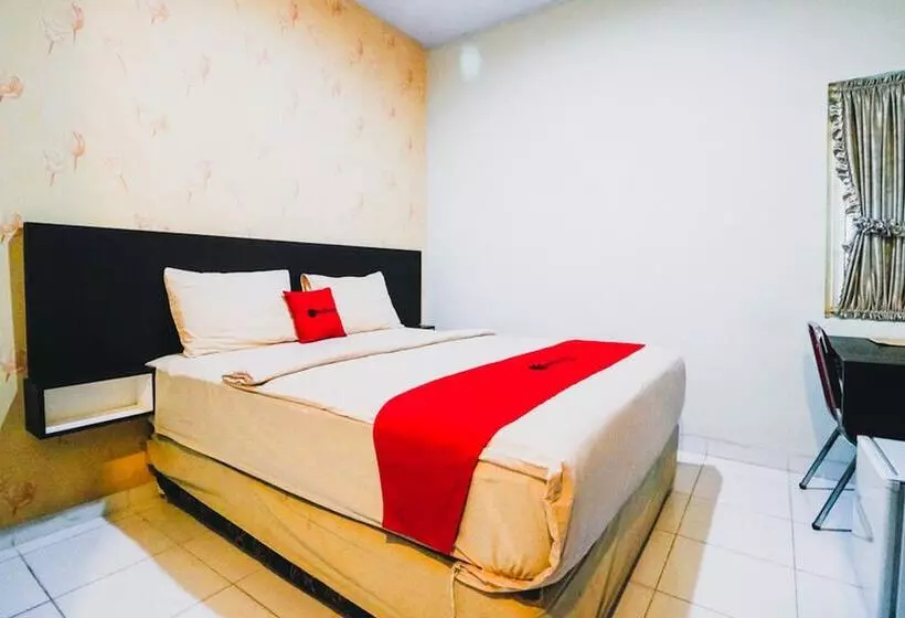 ホテル Reddoorz Plus Near Mall Panakukang 2