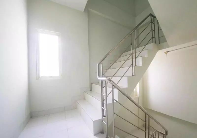 ホテル Reddoorz Plus Near Mall Panakukang 2