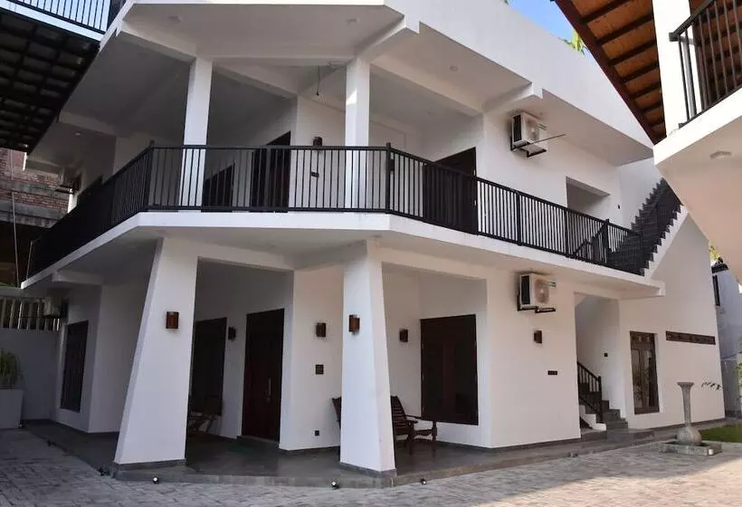 Majatalo Aurora Four Seasons Villa & Spa