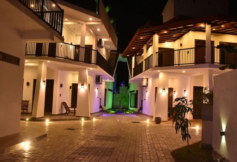 פנסיון Aurora Four Seasons Villa & Spa