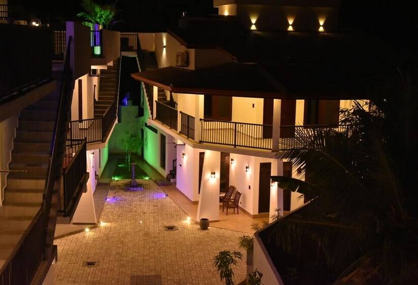 פנסיון Aurora Four Seasons Villa & Spa