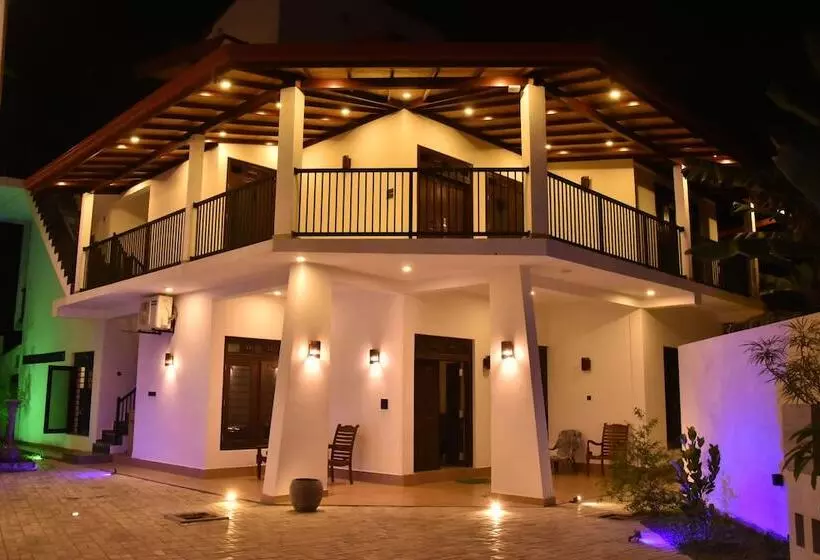 Majatalo Aurora Four Seasons Villa & Spa