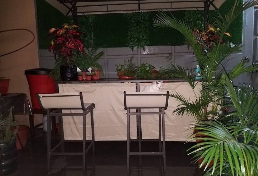 پانسیون Casa Serena