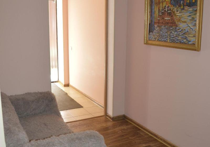 פנסיון Perlovka Guest House