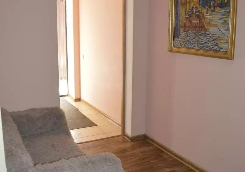 Majatalo Perlovka Guest House