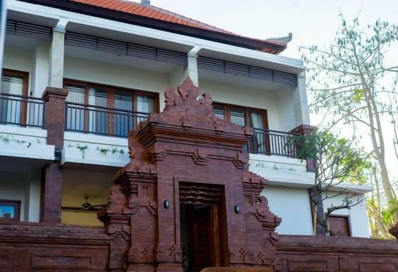 پانسیون Seno Guesthouse & Cafe