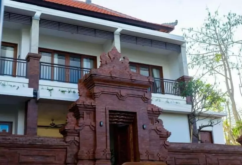 ペンション Seno Guesthouse & Cafe