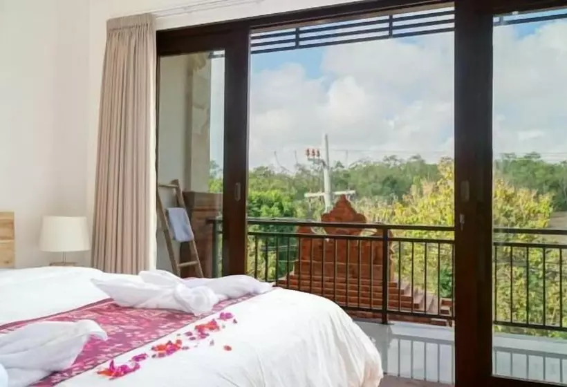 ペンション Seno Guesthouse & Cafe