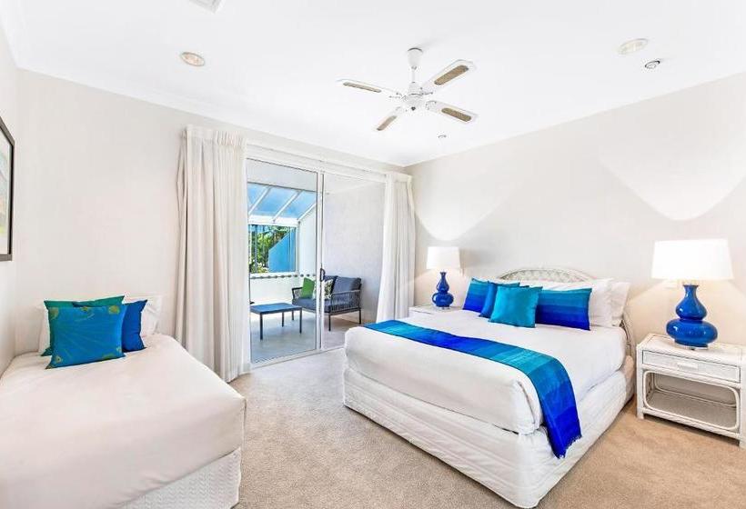 Castaway At The Greens