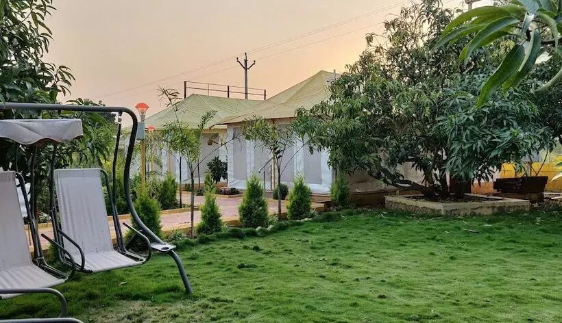 Hotelli Natures Dreamland Holiday Homes, Igatpuri