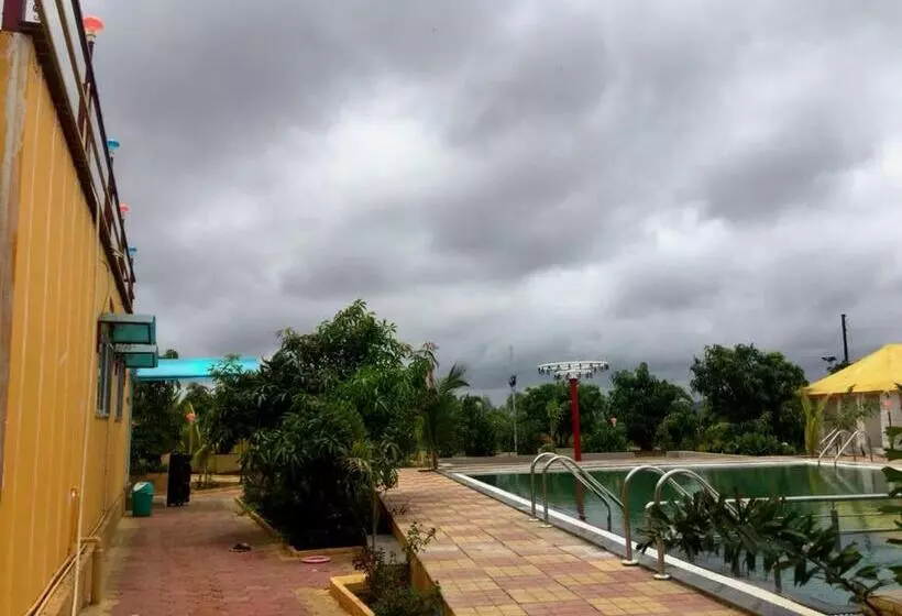 Hotelli Natures Dreamland Holiday Homes, Igatpuri