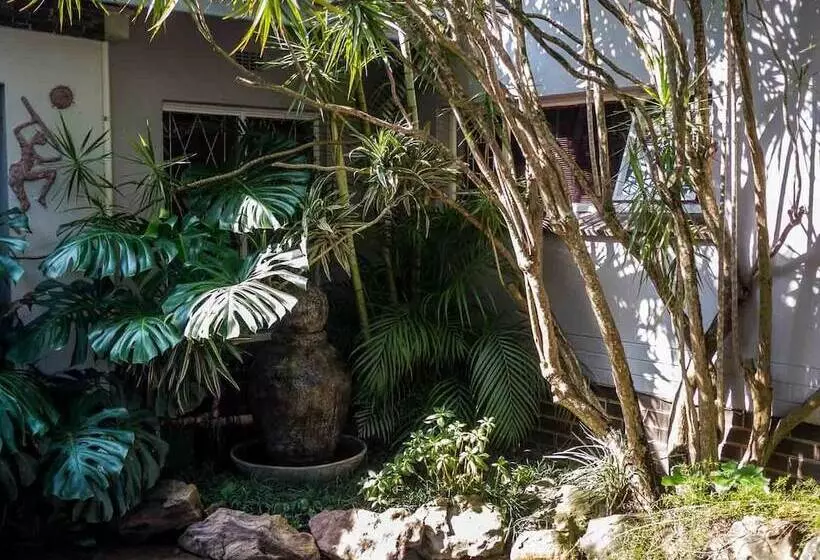 پانسیون Africa S Eden Guesthouse