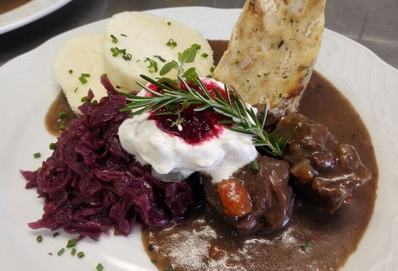 پانسیون Café König