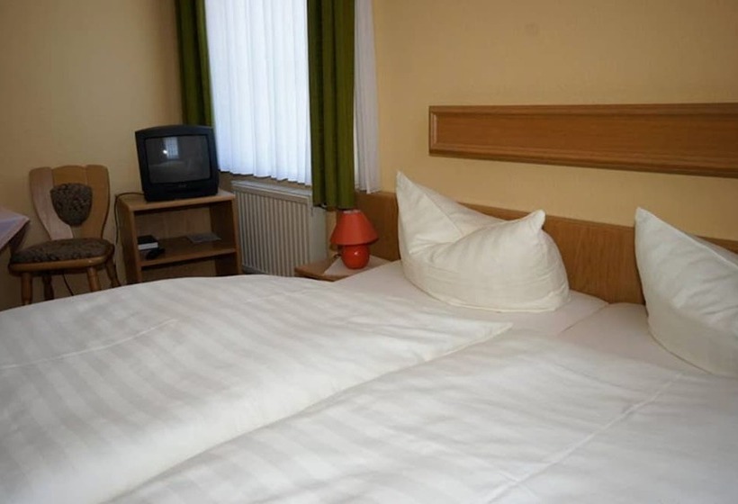 پانسیون Café König