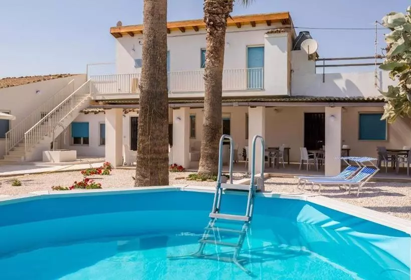 تختخواب و صبحانه Villa Giummarito