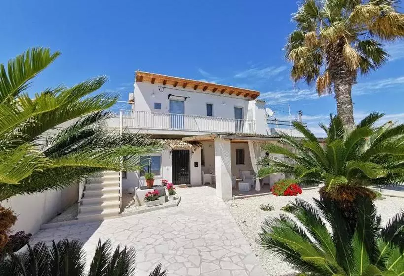 تختخواب و صبحانه Villa Giummarito