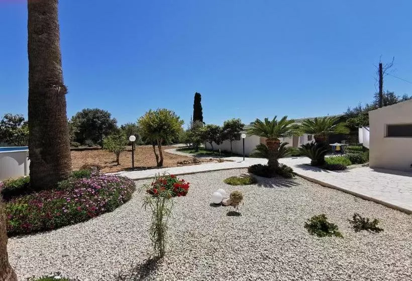 تختخواب و صبحانه Villa Giummarito