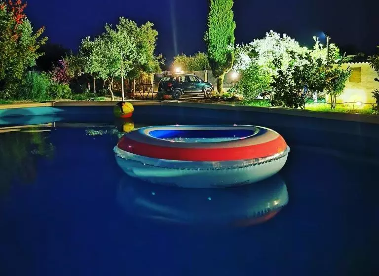 تختخواب و صبحانه Villa Giummarito