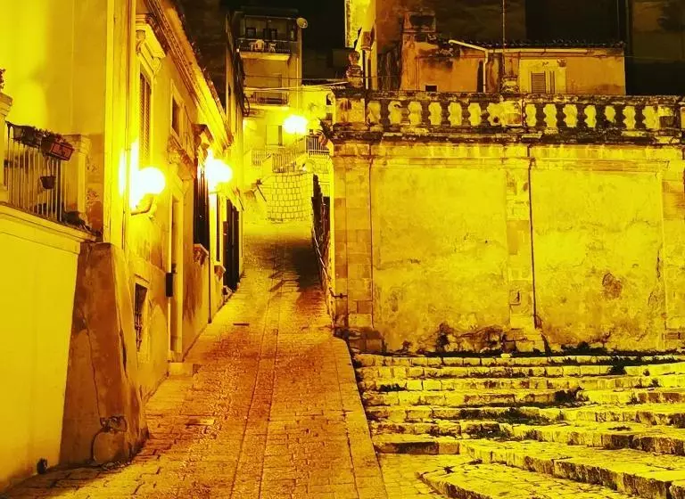 تختخواب و صبحانه Villa Giummarito