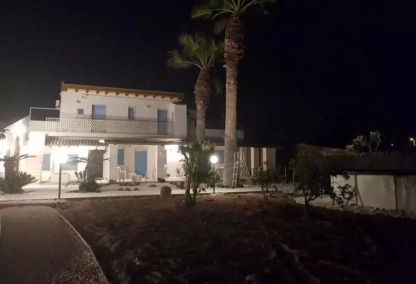 تختخواب و صبحانه Villa Giummarito